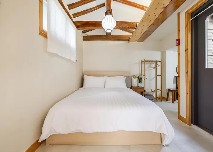 Private Traditional Hanok In Entire House , Memorystay Seúl